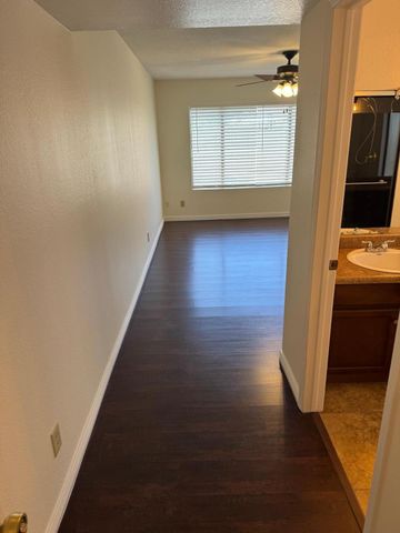 5701 W Jupiter Way, Chandler, AZ 85226