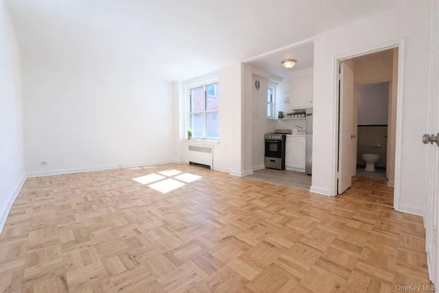 30-11 Parsons Boulevard 2T, Flushing, NY 11354