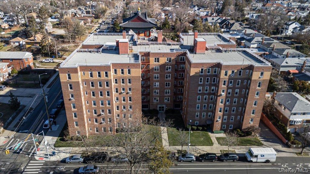 30-11 Parsons Boulevard 2T, Flushing, NY 11354
