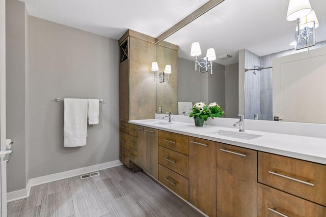 3932 W 49th Street, Edina, MN 55424