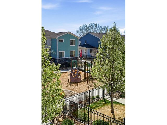 728 Stonebridge Dr, Longmont, CO 80503