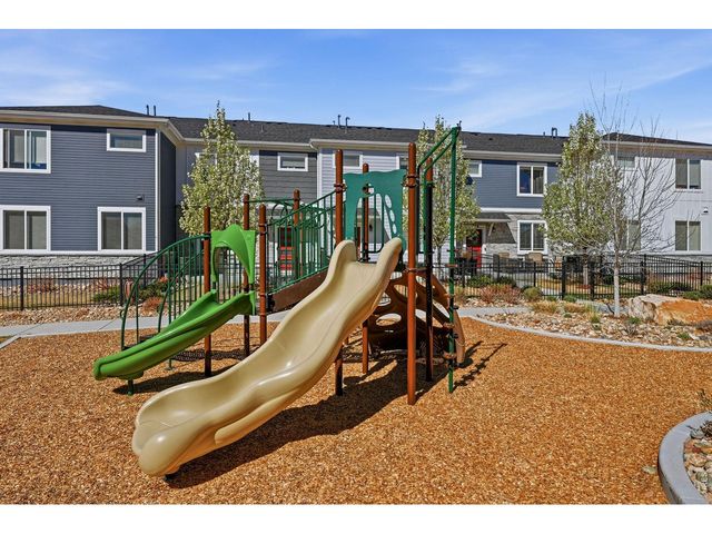 728 Stonebridge Dr, Longmont, CO 80503