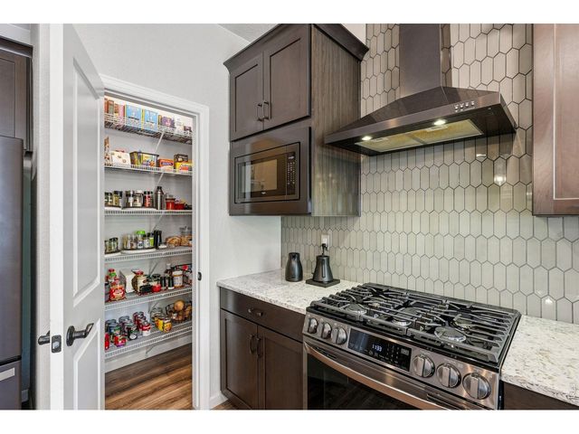 728 Stonebridge Dr, Longmont, CO 80503