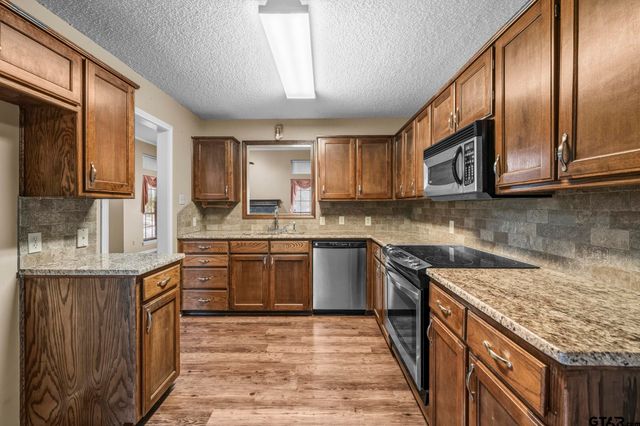 2732 Timberwood Trail, Longview, TX 75605