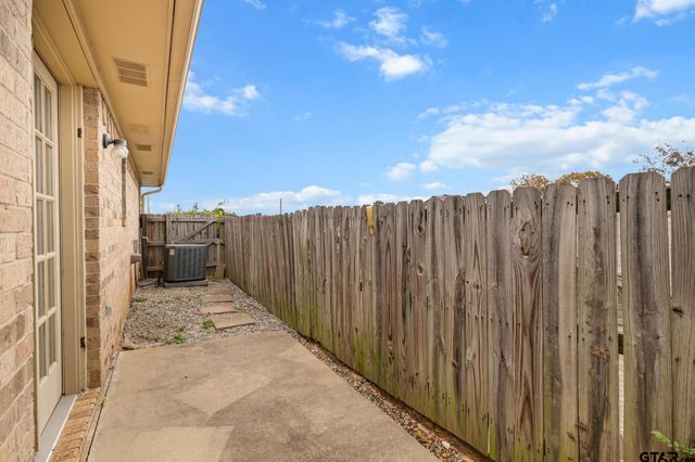 2732 Timberwood Trail, Longview, TX 75605