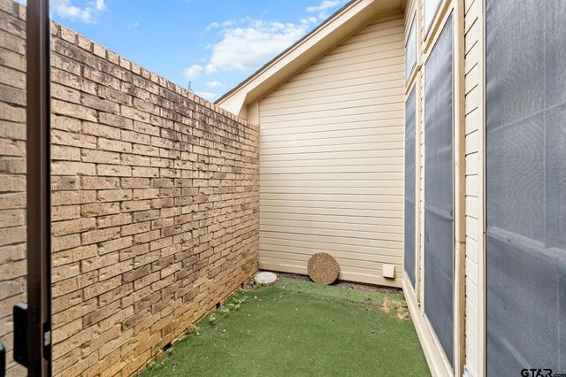 2732 Timberwood Trail, Longview, TX 75605