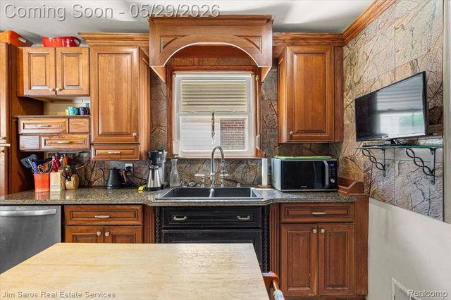 4418 Harvard Road, Detroit, MI 48224