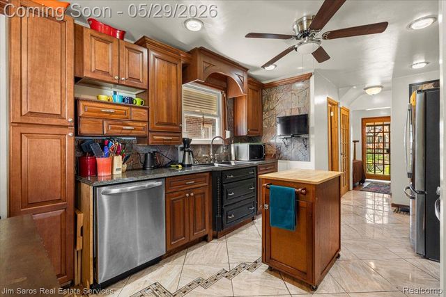 4418 Harvard Road, Detroit, MI 48224