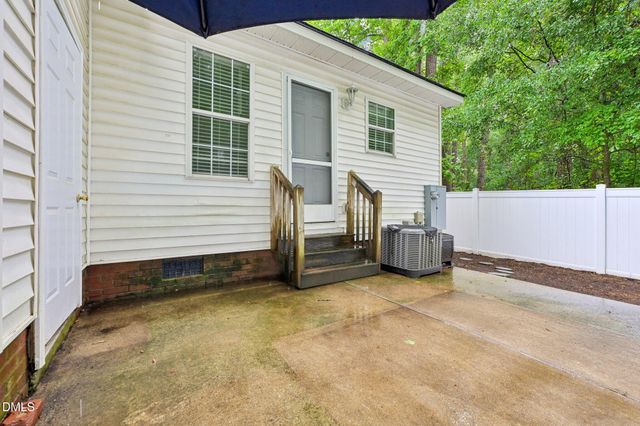 212 Saint James Court, Clayton, NC 27520