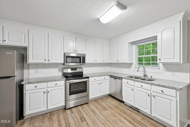 212 Saint James Court, Clayton, NC 27520