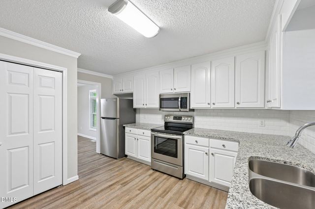 212 Saint James Court, Clayton, NC 27520
