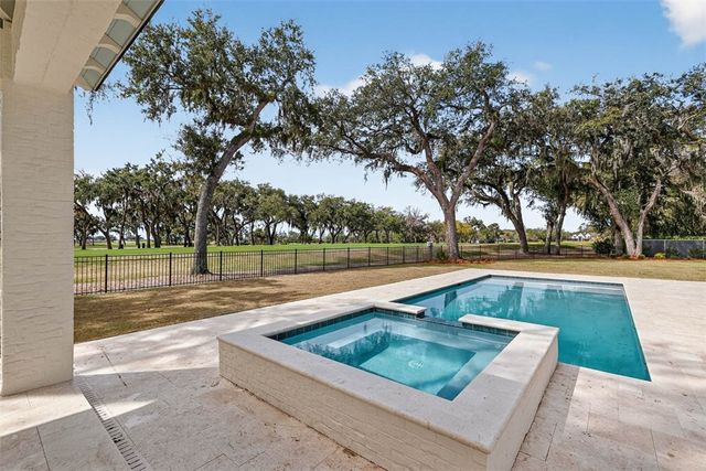 106 Kings Way, St Simons Island, GA 31522