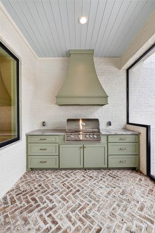 106 Kings Way, St Simons Island, GA 31522