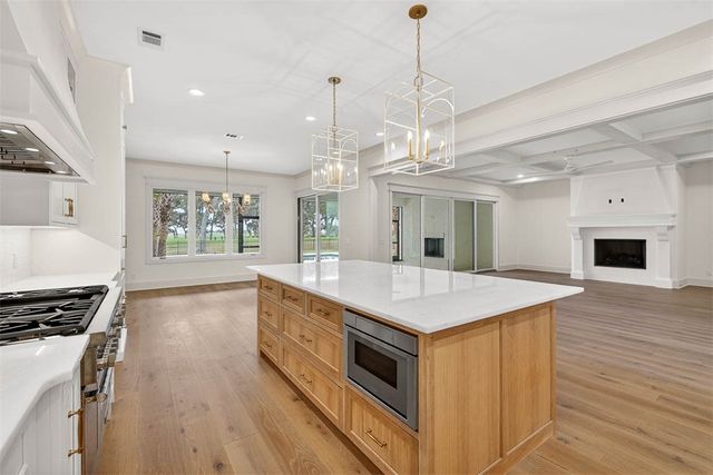 106 Kings Way, St Simons Island, GA 31522