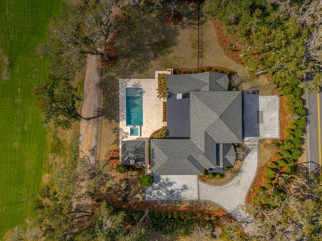 106 Kings Way, St Simons Island, GA 31522