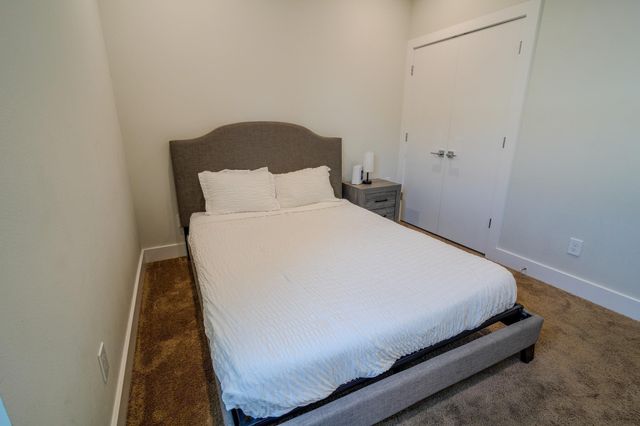 615 Northew Street L, Houston, TX 77091