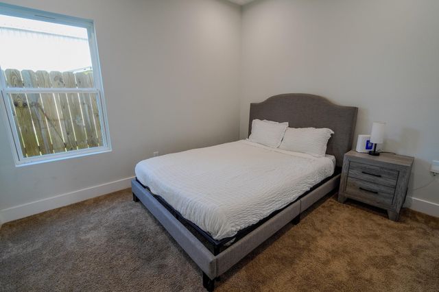 615 Northew Street L, Houston, TX 77091