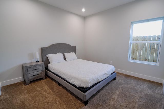 615 Northew Street L, Houston, TX 77091