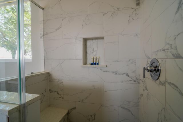 615 Northew Street L, Houston, TX 77091