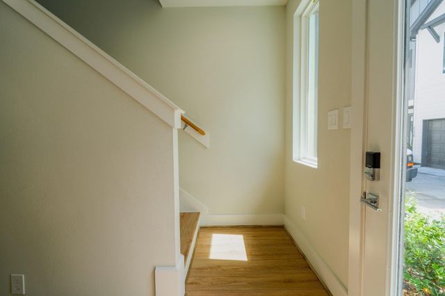 615 Northew Street L, Houston, TX 77091