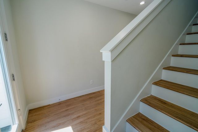 615 Northew Street L, Houston, TX 77091