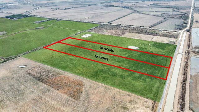 TR 2 Canal Road, Winnie, TX 77665