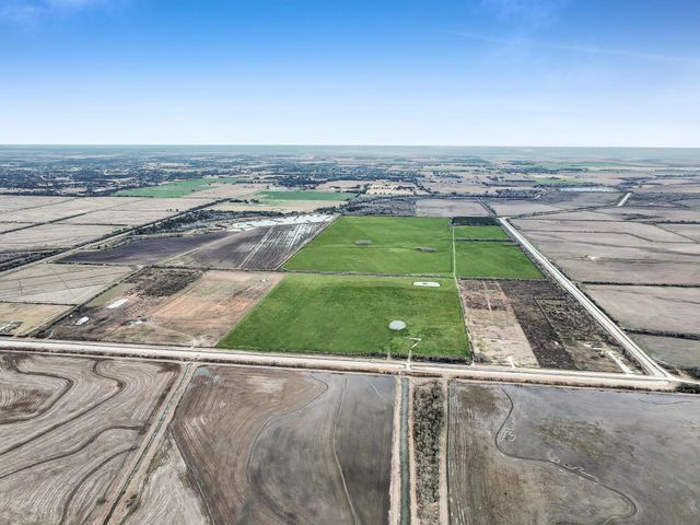 TR 2 Canal Road, Winnie, TX 77665