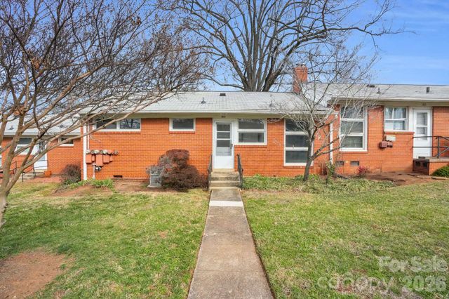 4623 Woodlark Lane, Charlotte, NC 28211