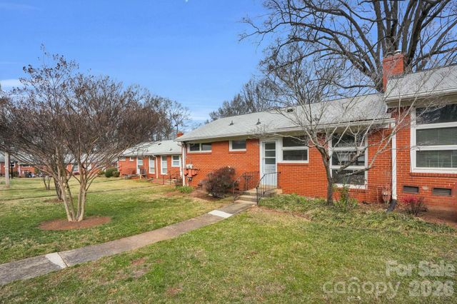 4623 Woodlark Lane, Charlotte, NC 28211