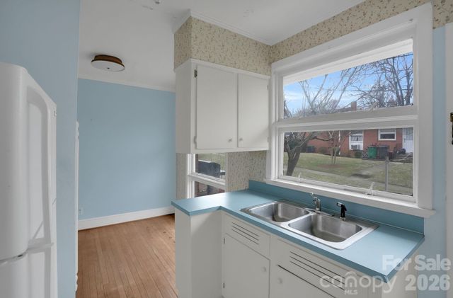 4623 Woodlark Lane, Charlotte, NC 28211