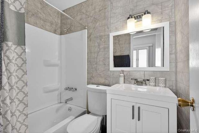 84 Harriet Lane, Huntington, NY 11743