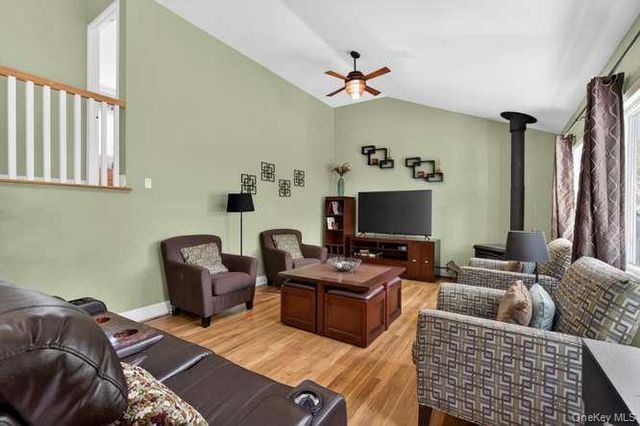 84 Harriet Lane, Huntington, NY 11743