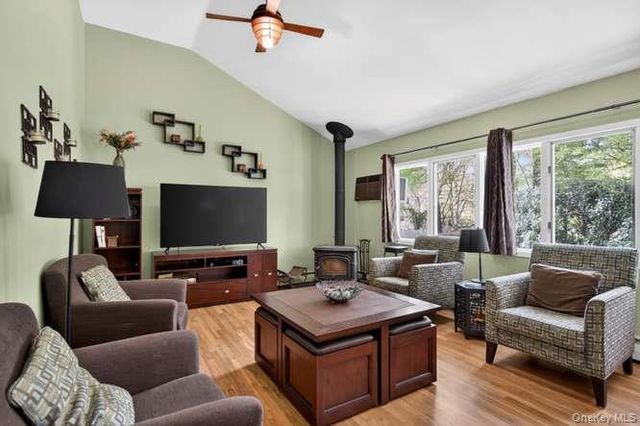 84 Harriet Lane, Huntington, NY 11743