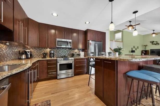 84 Harriet Lane, Huntington, NY 11743