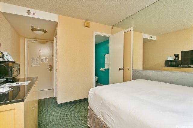 444 Kanekapolei Street 205, Honolulu, HI 96815