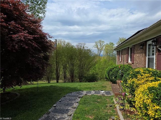 166 Town Lane, Mount Airy, NC 27030