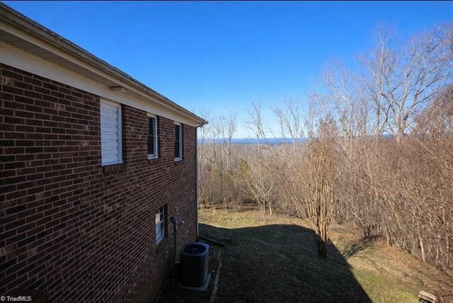 166 Town Lane, Mount Airy, NC 27030