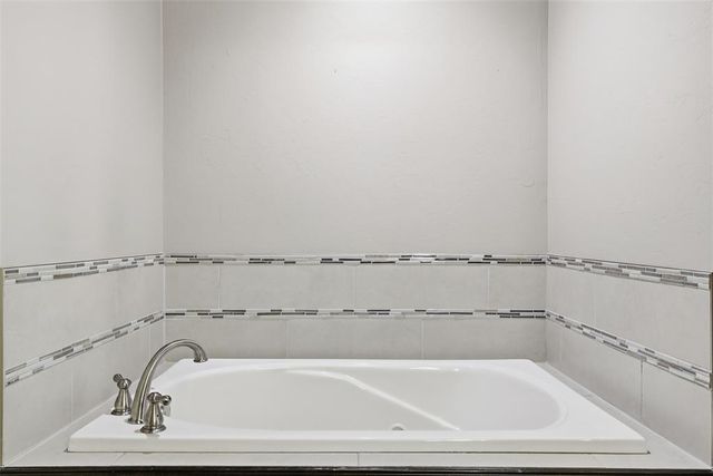 622 Doe Ridge Court, Norman, OK 73026