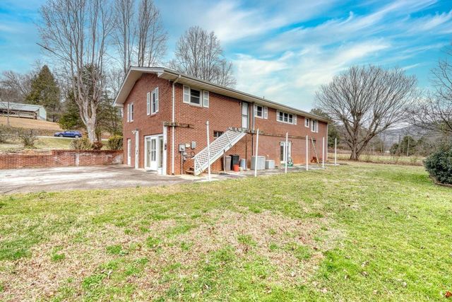 6112 Byers Creek Road, Young Harris, GA 30582