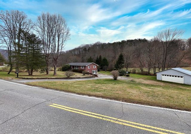 6112 Byers Creek Road, Young Harris, GA 30582