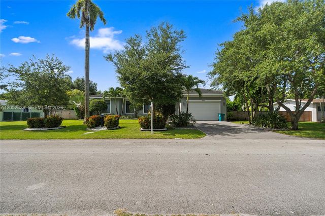 9340 SW 177th Street -, Palmetto Bay, FL 33157