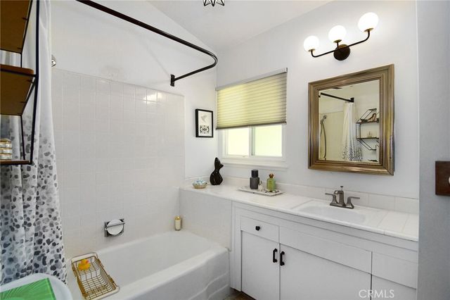 20459 Tiara Street, Woodland Hills, CA 91367