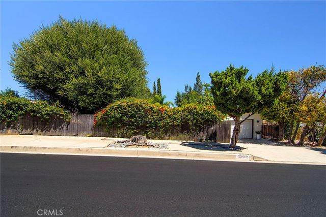 20459 Tiara Street, Woodland Hills, CA 91367