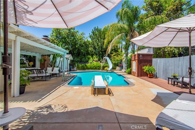 20459 Tiara Street, Woodland Hills, CA 91367