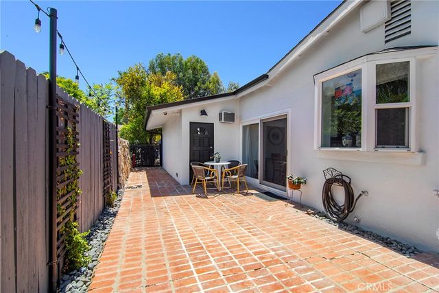 20459 Tiara Street, Woodland Hills, CA 91367