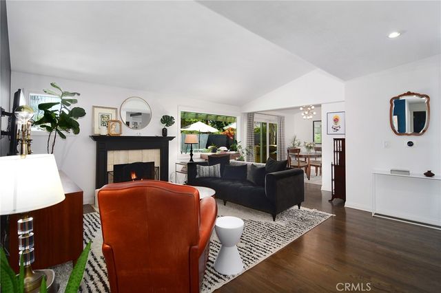 20459 Tiara Street, Woodland Hills, CA 91367
