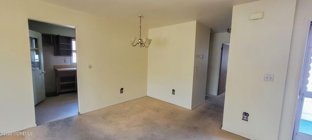 17 Bennington Drive, Toms River, NJ 08757