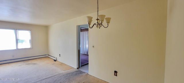 17 Bennington Drive, Toms River, NJ 08757