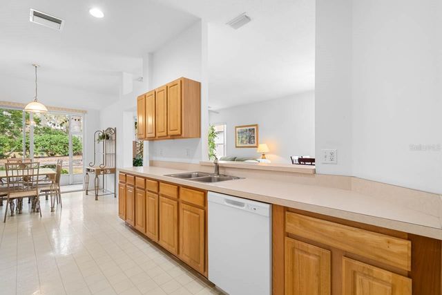 2113 WORTHINGTON GREENS DRIVE, Sun City Center, FL 33573