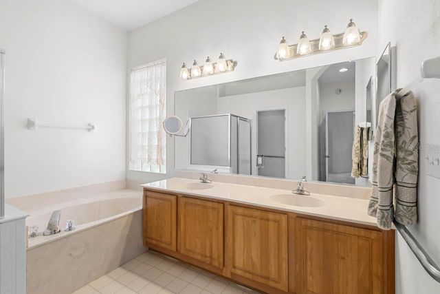 2113 WORTHINGTON GREENS DRIVE, Sun City Center, FL 33573